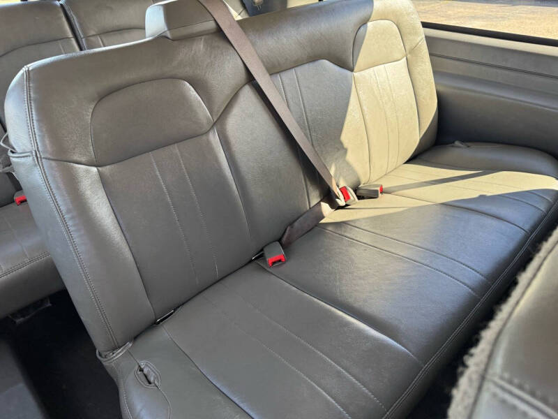 2022 Chevrolet Express LS 3500