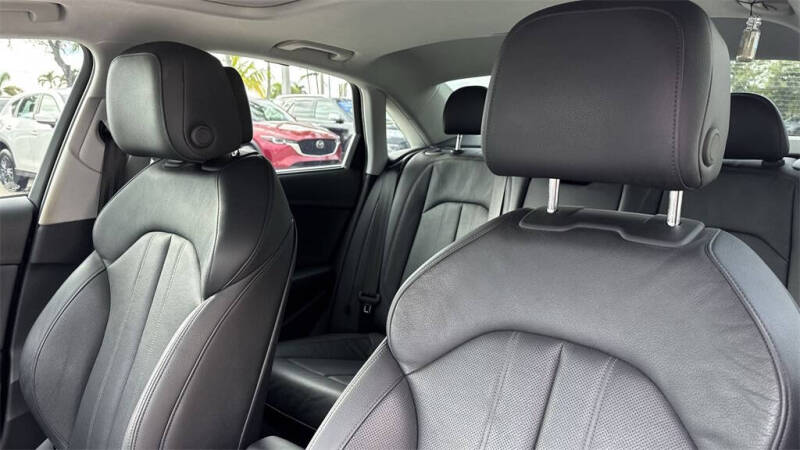 2017 Audi A4 2.0T quattro Prestige