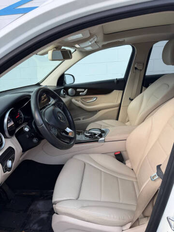 2017 Mercedes-Benz GLC GLC 300 4MATIC