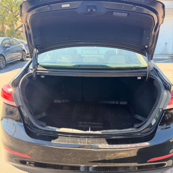2018 Hyundai Elantra