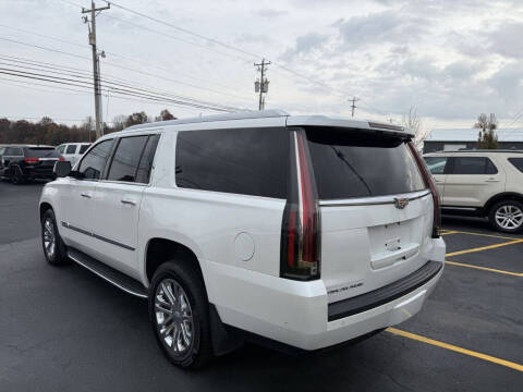 2018 Cadillac Escalade ESV Standard