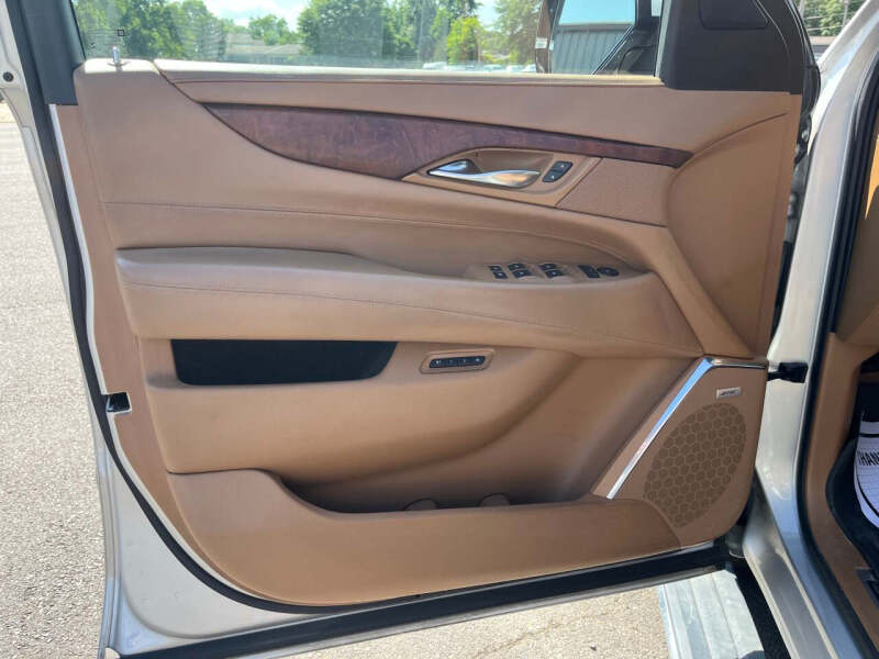 2017 Cadillac Escalade Platinum