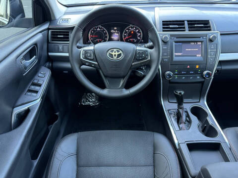 2017 Toyota Camry SE