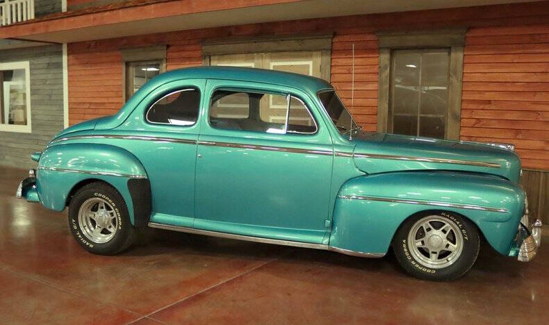 1948 Ford Super Deluxe