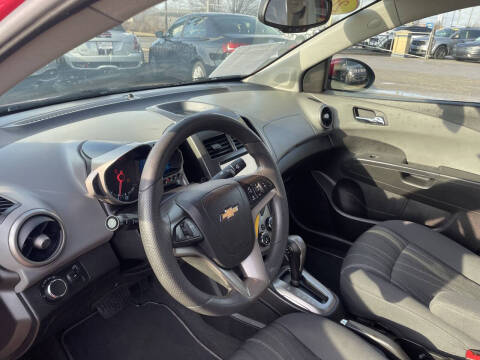 2016 Chevrolet Sonic LT Auto