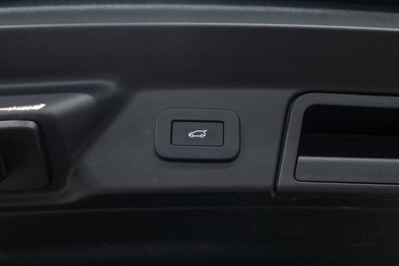 2023 Land Rover Range Rover Velar P250 R-Dynamic S
