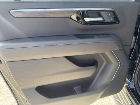 2025 Chevrolet Suburban LS