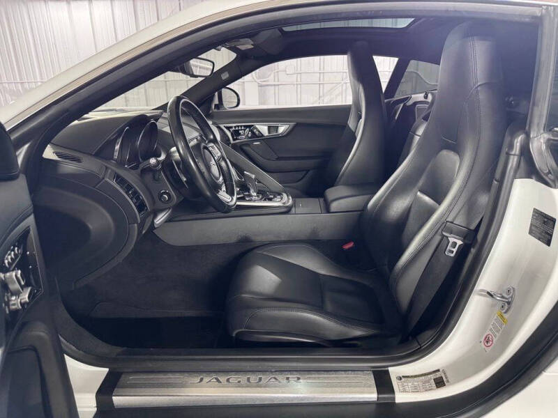 2017 Jaguar F-TYPE Premium