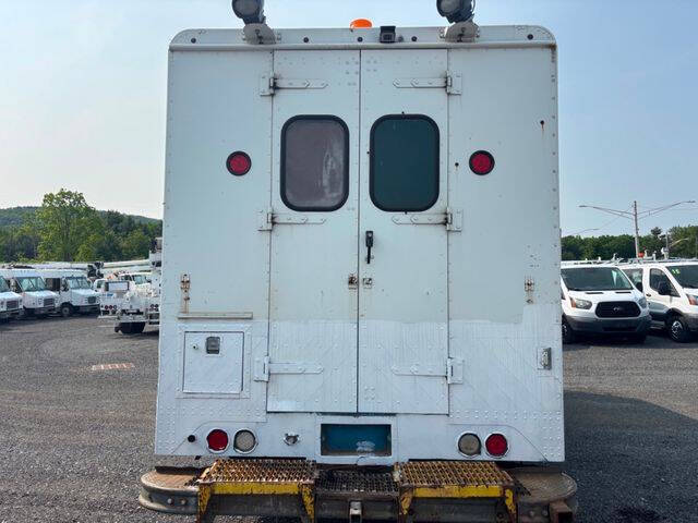 2011 Freightliner MT45 Chassis