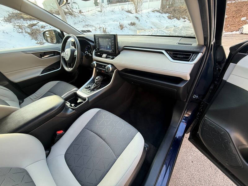 2020 Toyota RAV4 Hybrid XLE