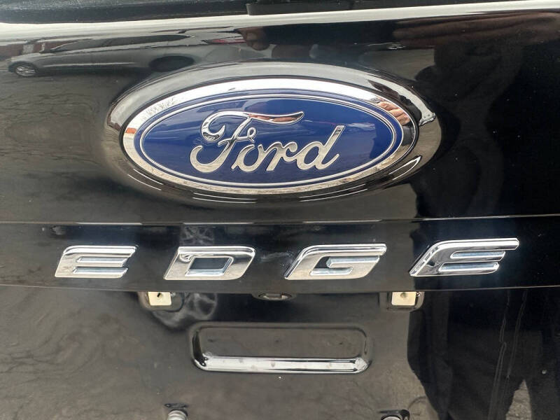 2021 Ford Edge SE