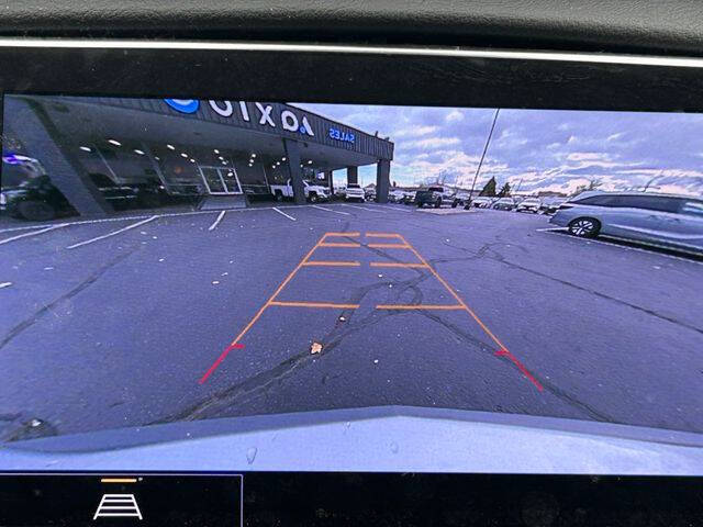 2022 Cadillac XT4 Premium Luxury