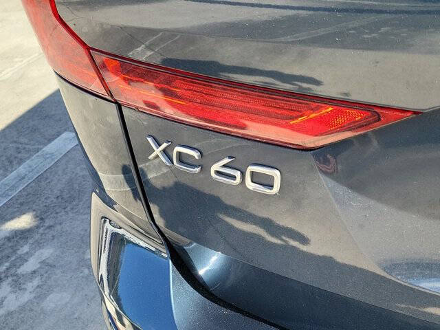 2023 Volvo XC60 B5 Ultimate Bright Theme