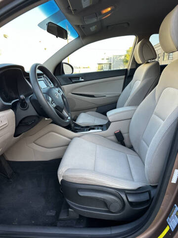 2016 Hyundai Tucson SE