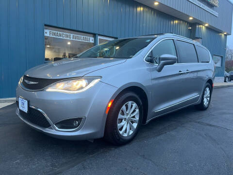 2019 Chrysler Pacifica for sale at GT Brothers Automotive in Eldon MO
