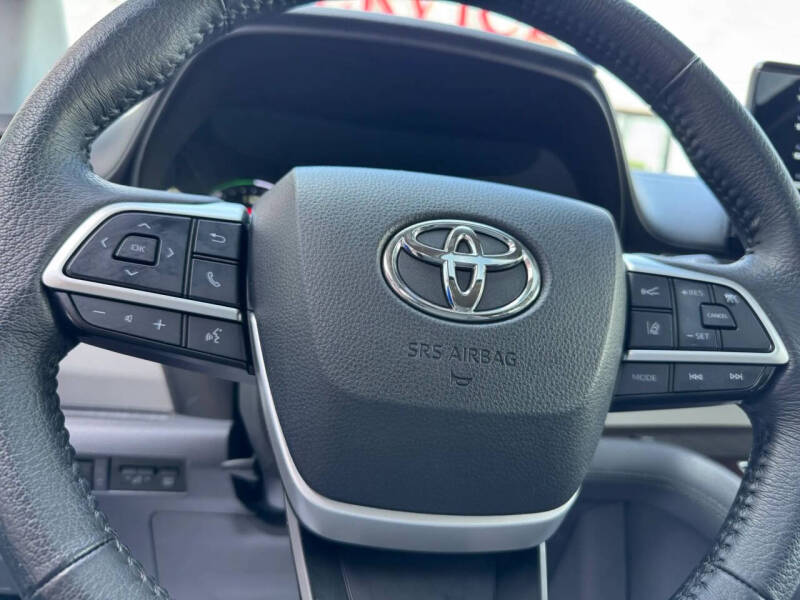 2022 Toyota Sienna XLE 7-Passenger