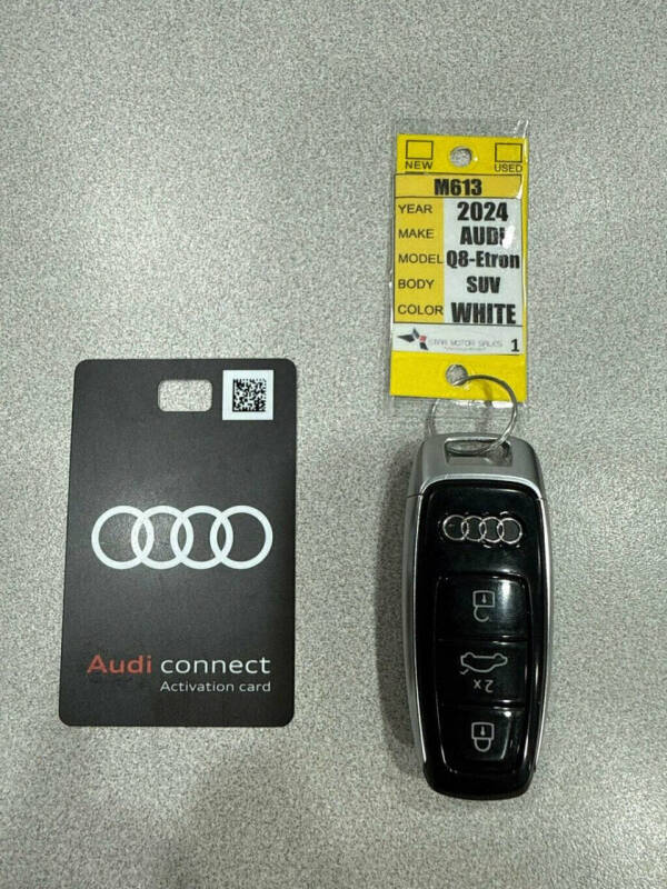 2024 Audi Q8 e-tron quattro Premium Plus