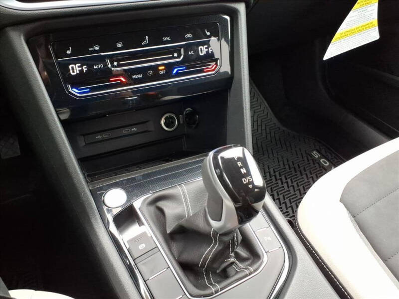 2026 Volkswagen Taos SE 4Motion