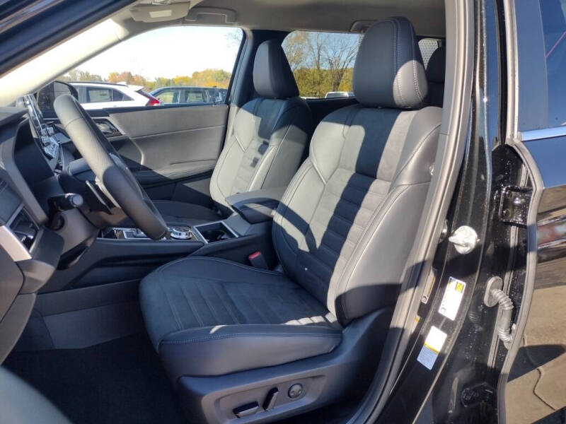 2025 Mitsubishi Outlander PHEV SE