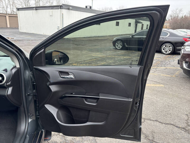 2019 Chevrolet Sonic LT Manual