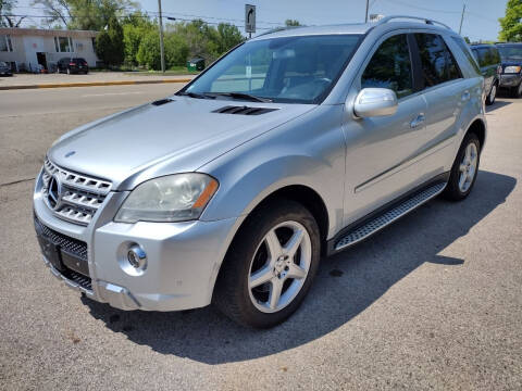 2009 Mercedes-Benz M-Class for sale at GLOBAL AUTOMOTIVE in Grayslake IL