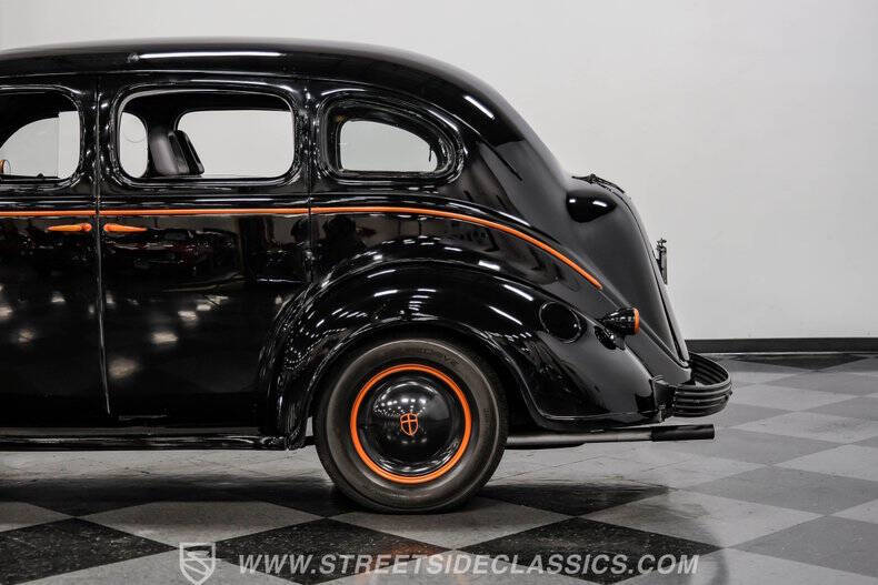 1937 Chrysler Desoto