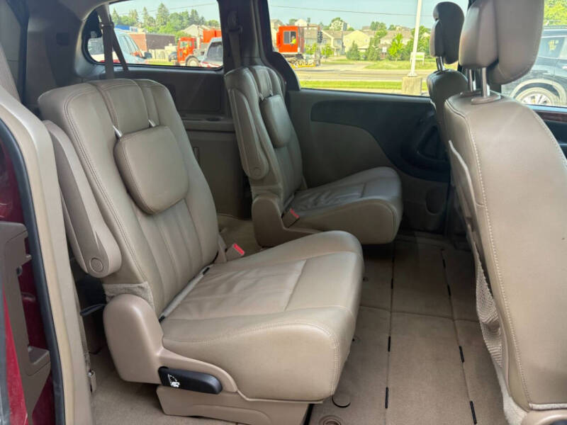 2016 Chrysler Town and Country Touring