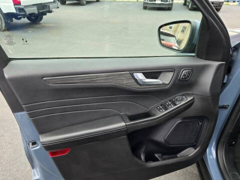 2024 Ford Escape Platinum