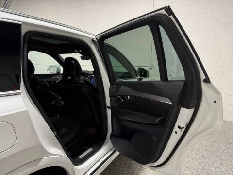 2017 Volvo XC90 T6 R-Design