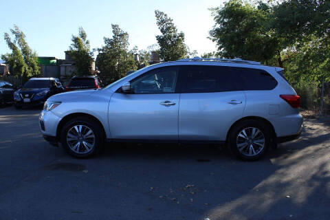 2020 Nissan Pathfinder S