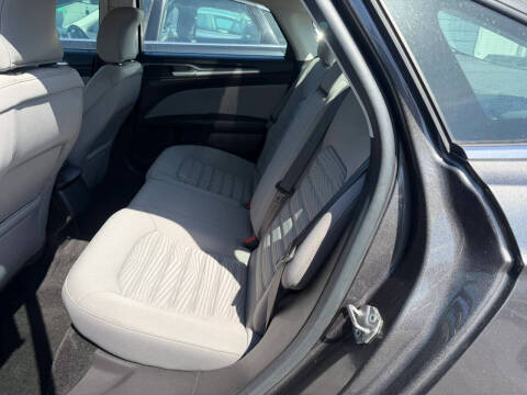 2016 Ford Fusion S
