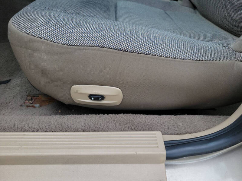 2004 Ford Crown Victoria