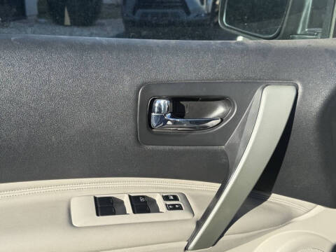 2011 Nissan Rogue SV