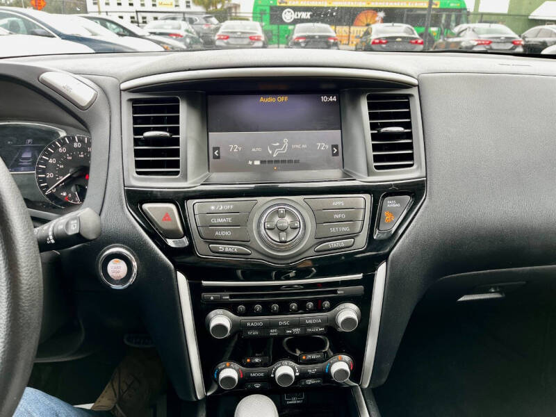 2020 Nissan Pathfinder S