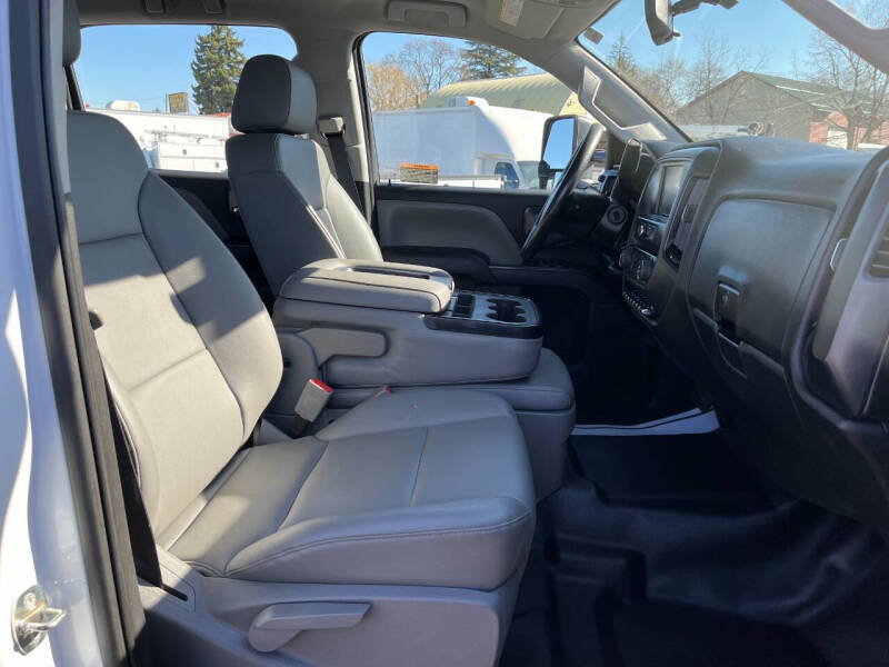 2022 Chevrolet Silverado 5500HD