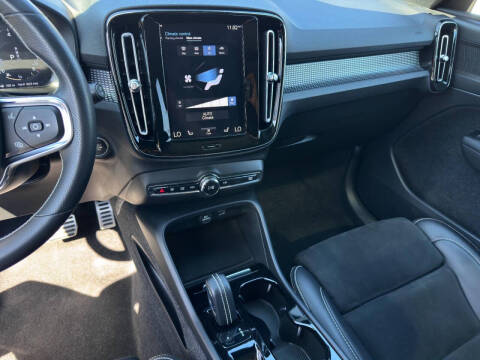 2021 Volvo XC40 T5 R-Design