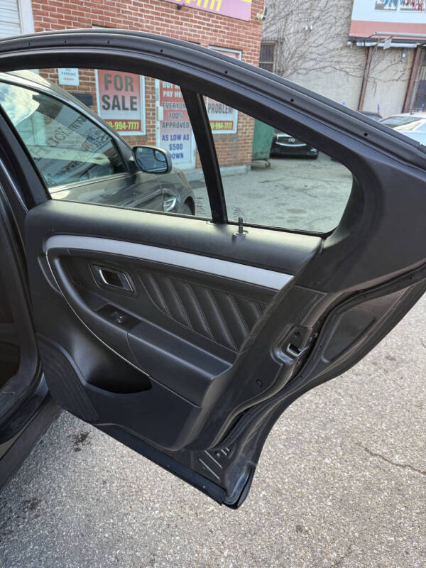 2018 Ford Taurus SEL