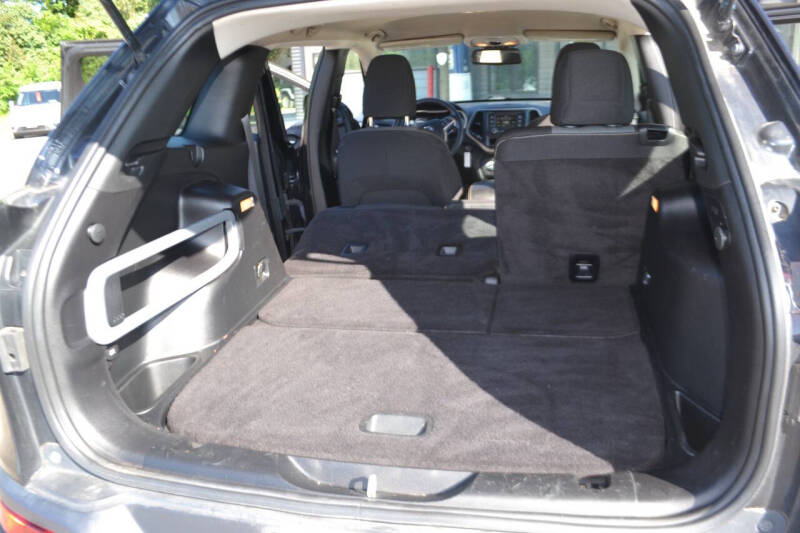 2015 Jeep Cherokee Sport