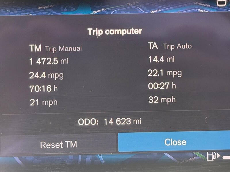 2025 Volvo XC40 B5 Plus Dark Theme