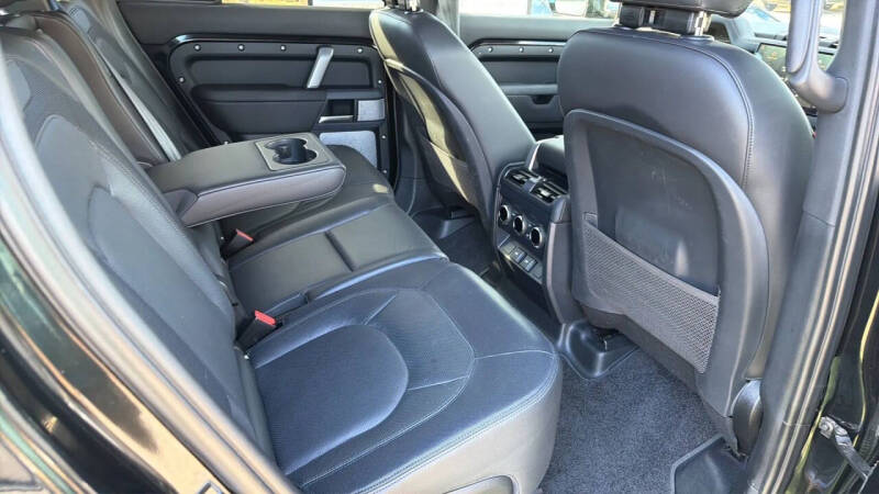 2024 Land Rover Defender 130 P400 X-Dynamic SE