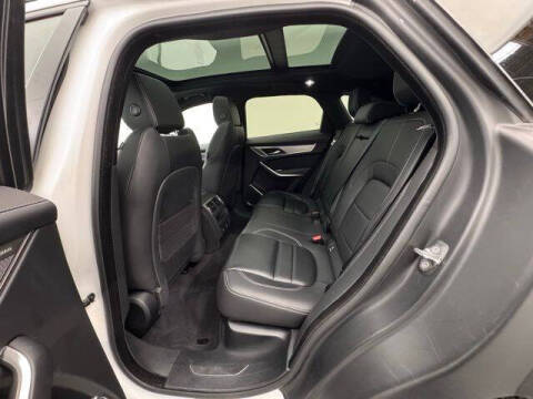 2024 Jaguar F-PACE P250 R-Dynamic S