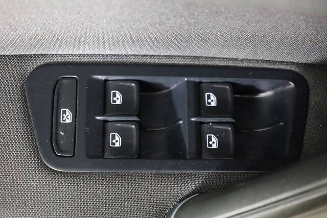 2017 Volkswagen e-Golf SE