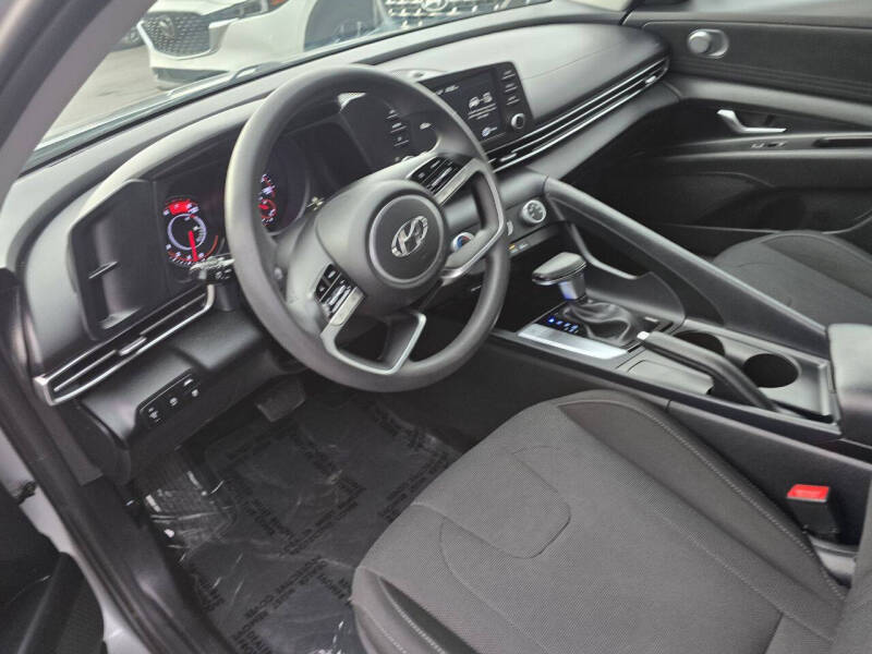 2021 Hyundai Elantra SE