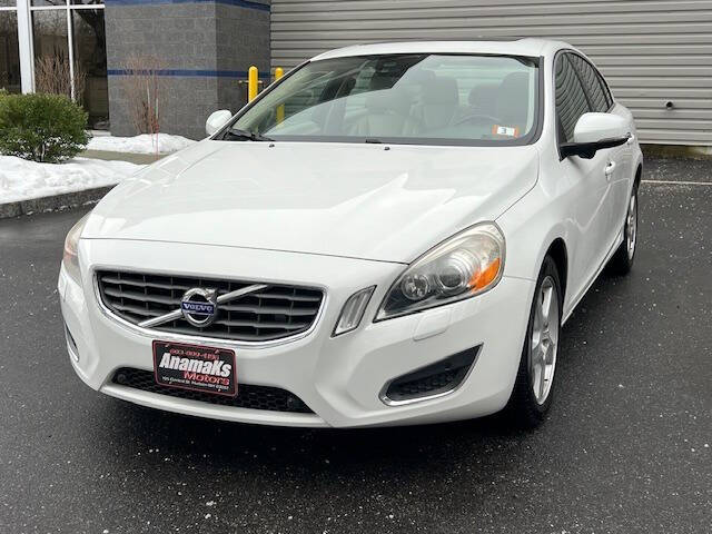 2013 Volvo S60 T5 Platinum's photo