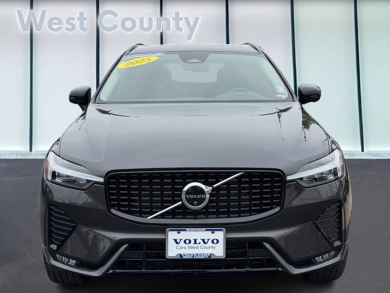 2025 Volvo XC60 B5 Plus Dark Theme
