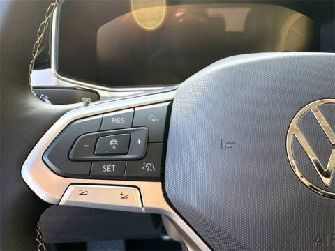 2025 Volkswagen Taos SE 4Motion