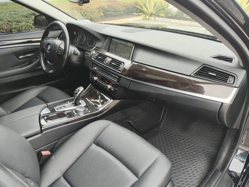 2016 BMW 5 Series 528i