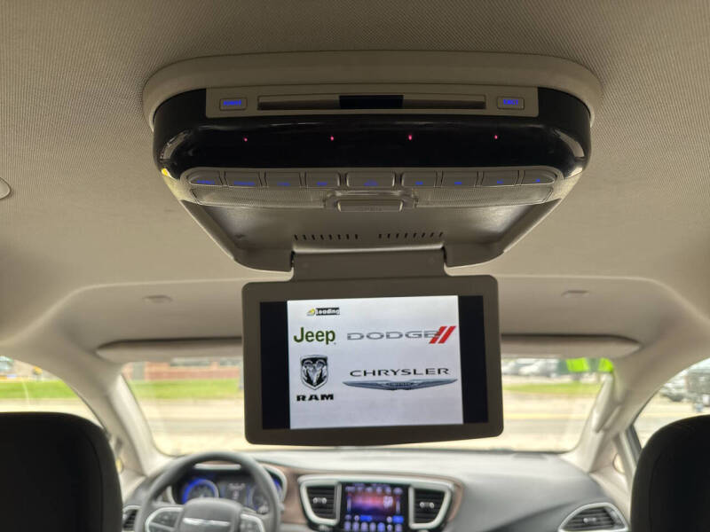 2017 Chrysler Pacifica Touring