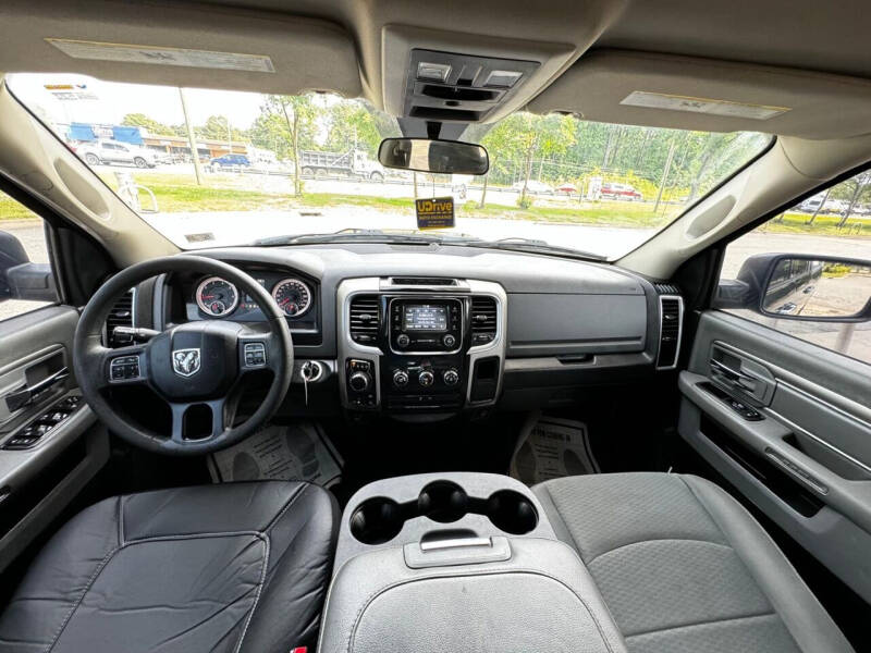 2017 RAM 1500 SLT