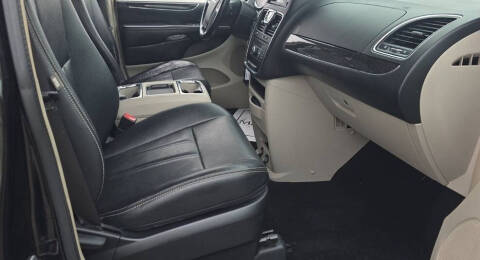 2015 Chrysler Town and Country Touring